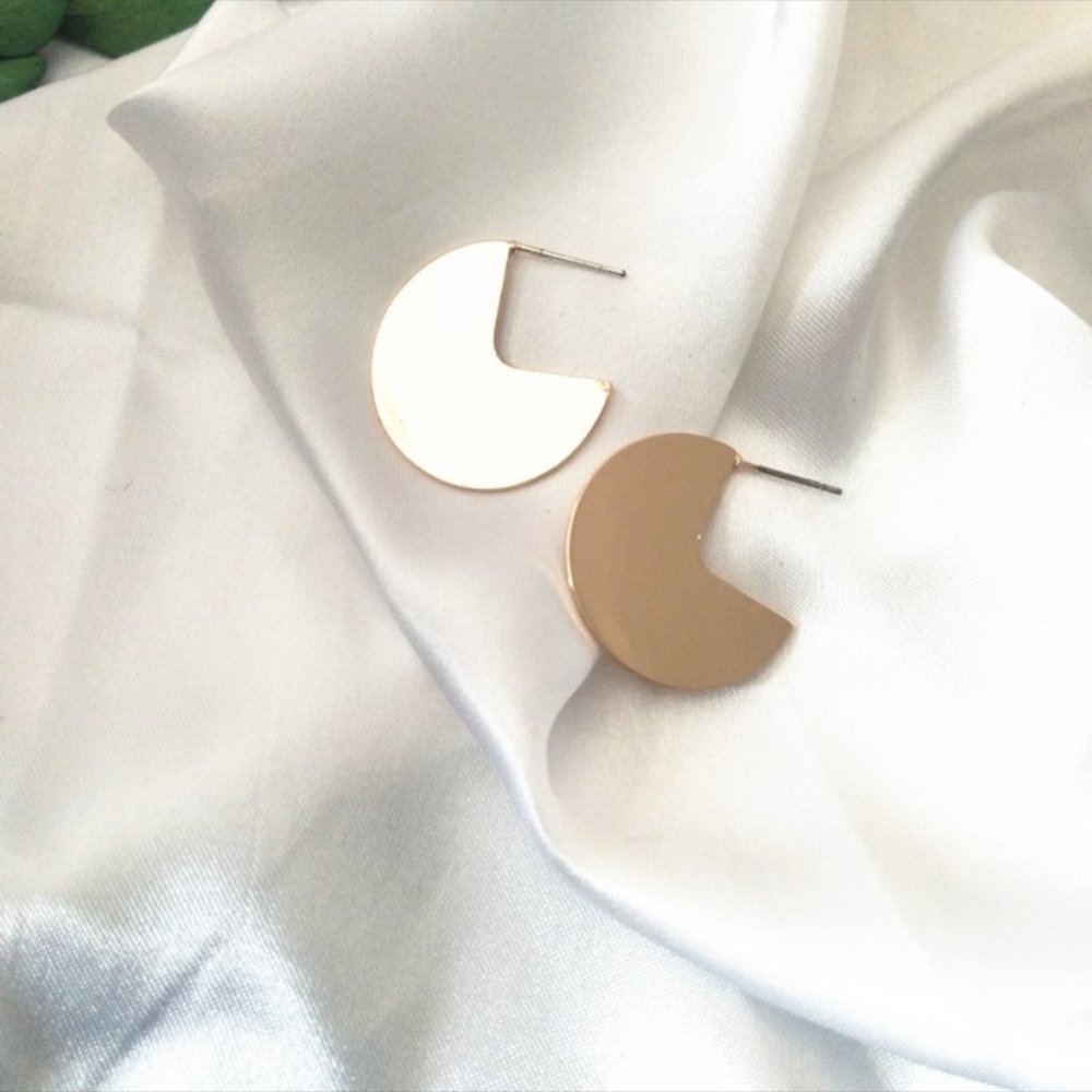 💙Minimalist Circle Earrings - Picture 2 of 11